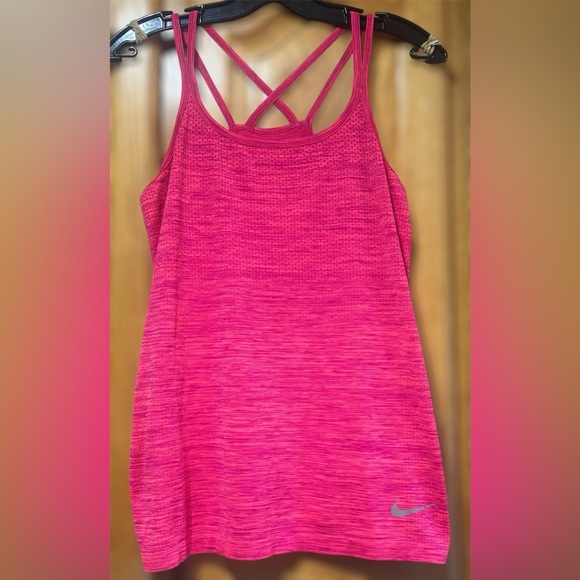 Nike Dri Fit Fuschia Pink Fitted Sleeveless Athletic Running Tank Top Small EUC - Picture 3 of 9